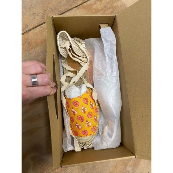 J. CREW NWT Printed canvas espadrille sandals Pale Guava, Sz 9.5, MSRP $90 - Picture 6 of 7